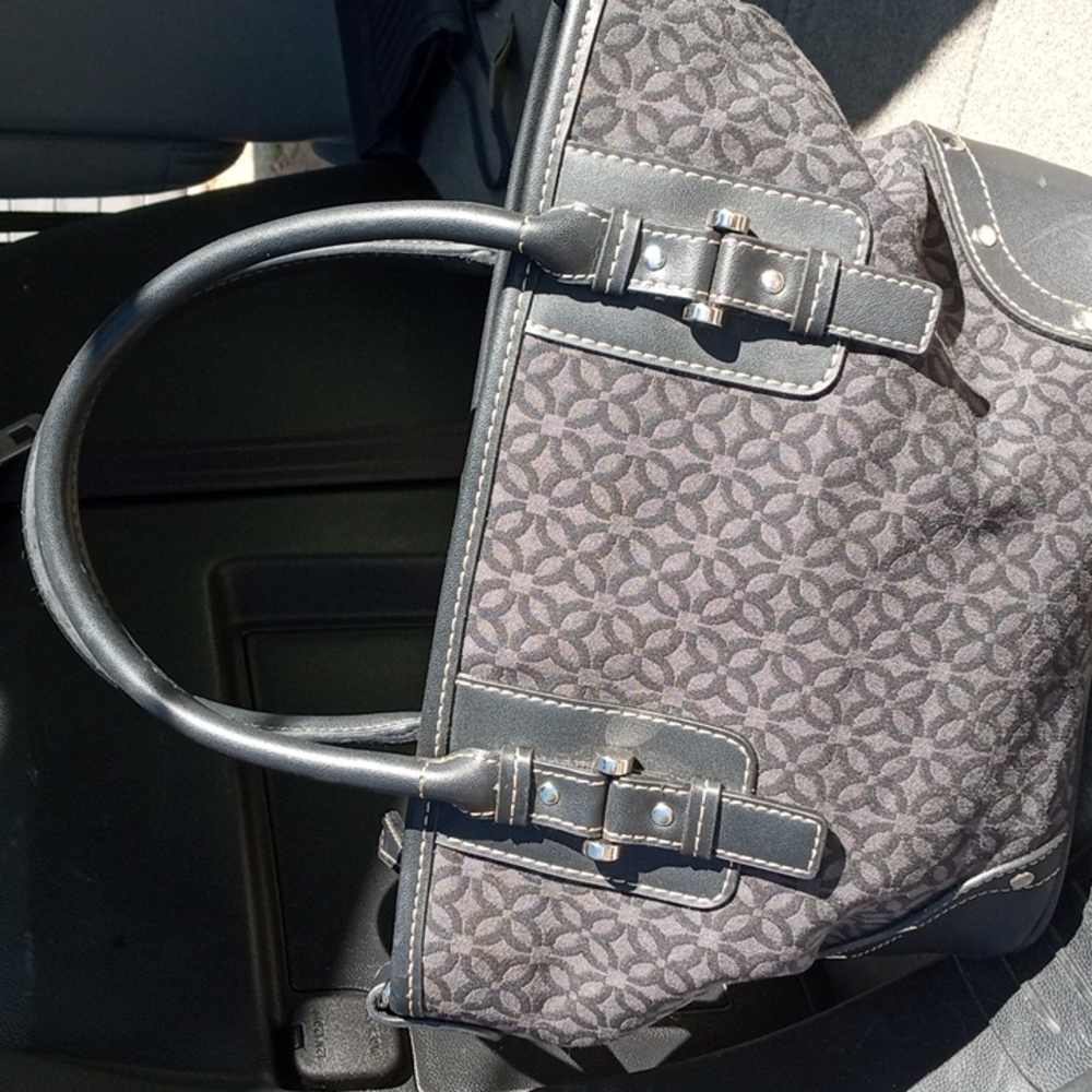 Relic hand bag